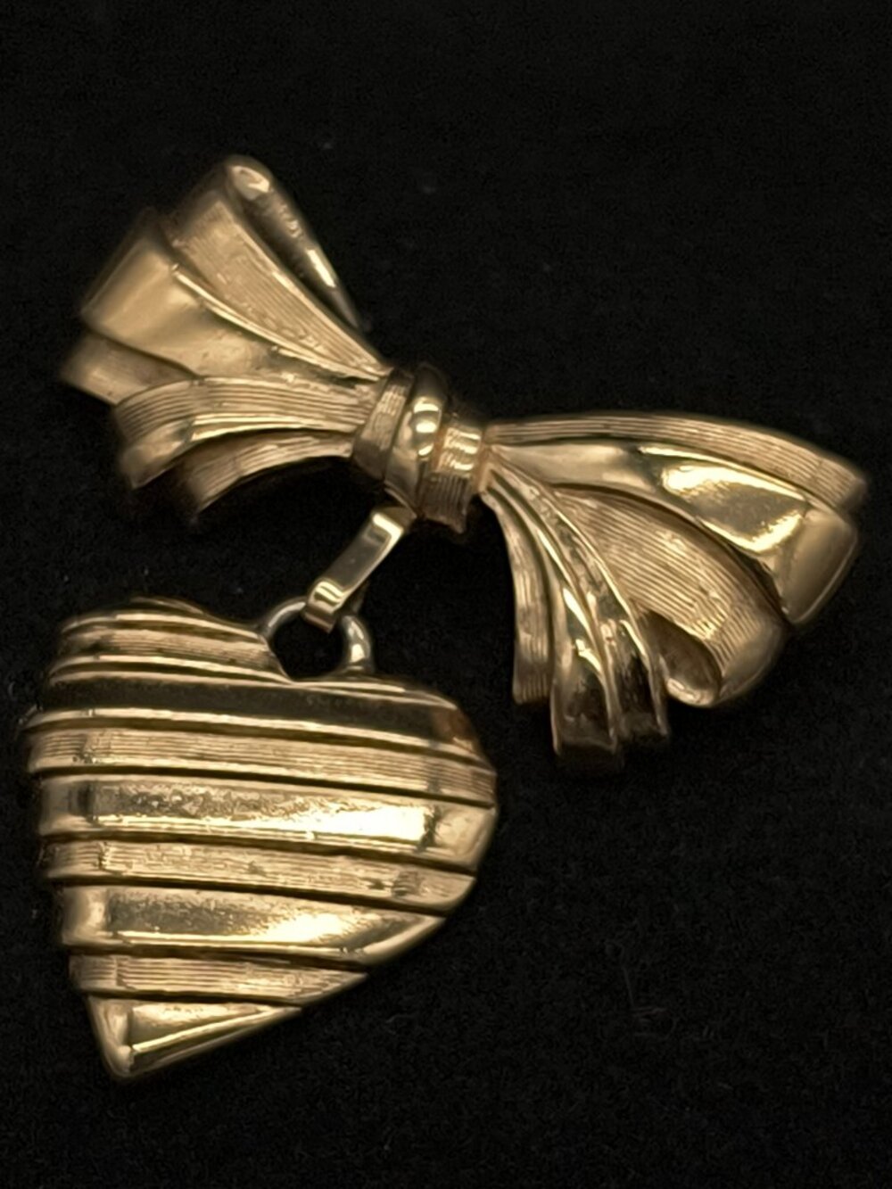 Vintage Avon Heart & Bow "I Love you Mother" Gold Tone Brooch